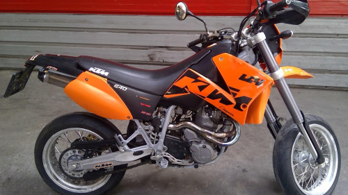 KTM 640 SUPERMOTARD