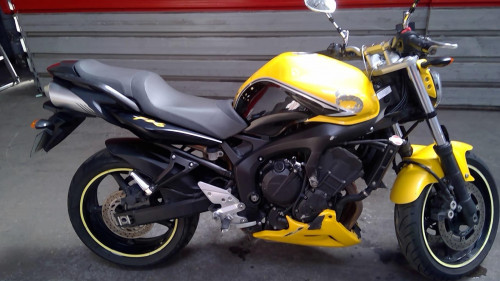 YAMAHA FZ6