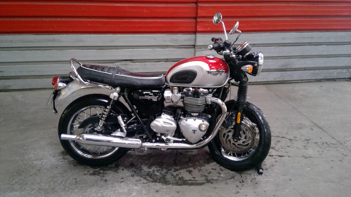 TRIUMPH 900 BONNEVILLE