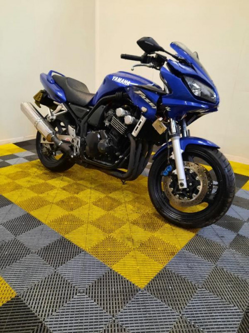 YAMAHA FAZER 600