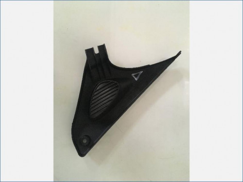 Demi flanc selle droit SUZUKI SV 650 N 98-02