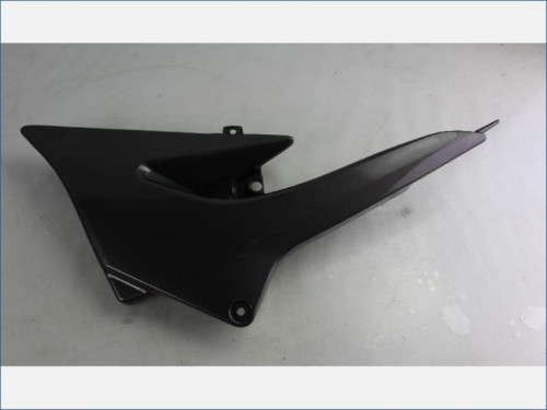 Demi flanc selle gauche KAWASAKI 750 ZR7 1999 - 2004