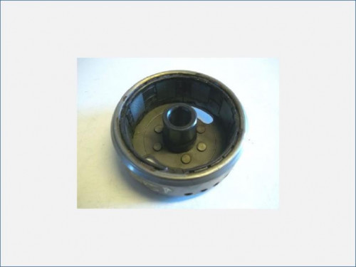 Rotor volant moteur SUZUKI DR 125 1985-1988