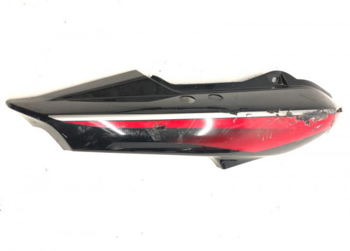 Cache carenage coque arriere droit YAMAHA FZS 600 2002-2003 FAZER