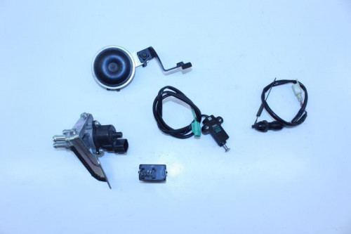 Relais boitier electrique SUZUKI 650 SV N 2003 - 2009