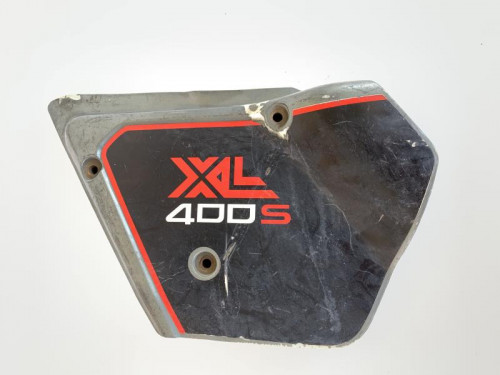 Cache carenage sous selle gauche HONDA XL 400 S 1981-1983