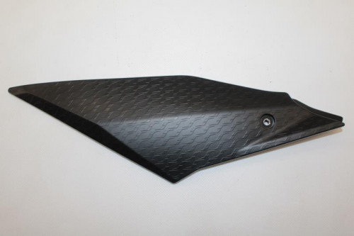 Demi flanc selle gauche YAMAHA YZF R1 2015 - 2019