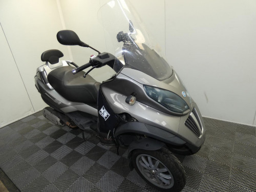 PIAGGIO 250 MP3