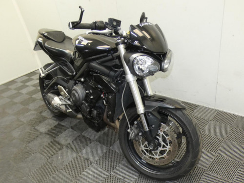 TRIUMPH STREET TRIPLE 660 A2