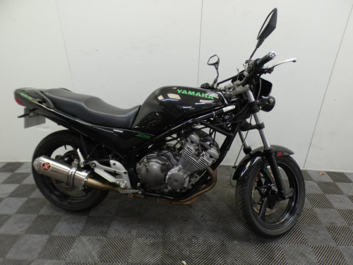 YAMAHA XJ 600