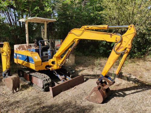 KOMATSU PC10-6 225 T