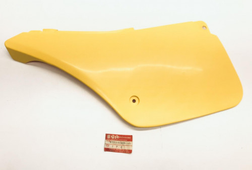 Cache lateral gauche SUZUKI RM 125 1986-1988