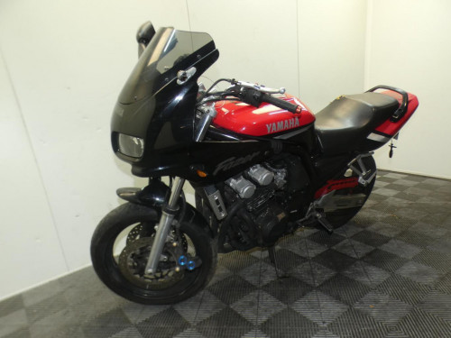 YAMAHA 600 FAZER