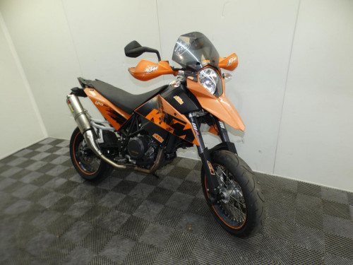 KTM 690 SM INCONNUE