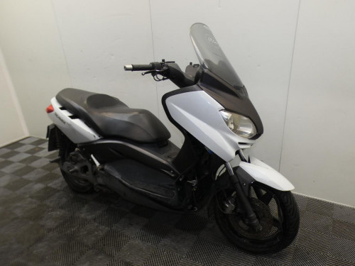 YAMAHA 125 XMAX