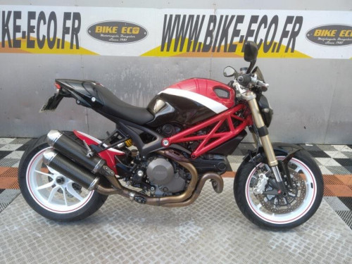 DUCATI 1100 MONSTER