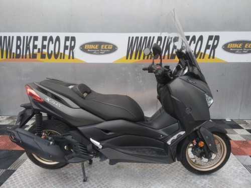 YAMAHA X-MAX 125