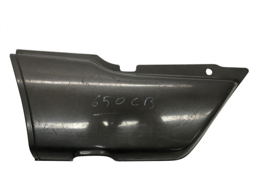 Cache carenage sous selle gauche HONDA CB 650 1979-1982