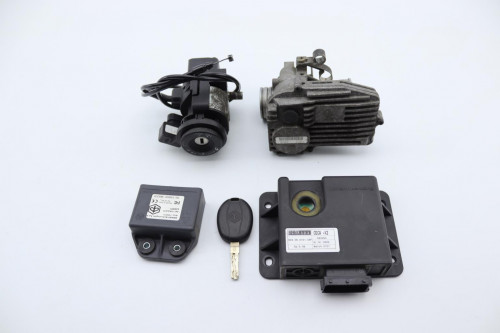 Jeu de serrure contacteur a cle code PIAGGIO 250 MP3 2006 - 2008