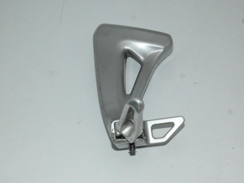 Platine arriere gauche SUZUKI 650 SV N 1999 - 2002