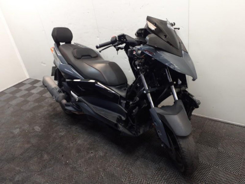 YAMAHA XMAX 125 X-MAX 125 R ABS