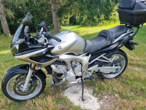 YAMAHA FZ6