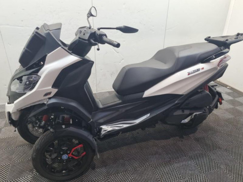 PIAGGIO 400 MP3