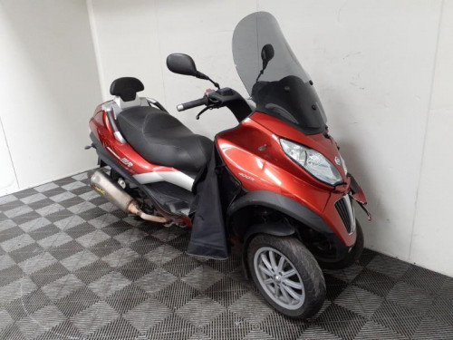 PIAGGIO MP3 400