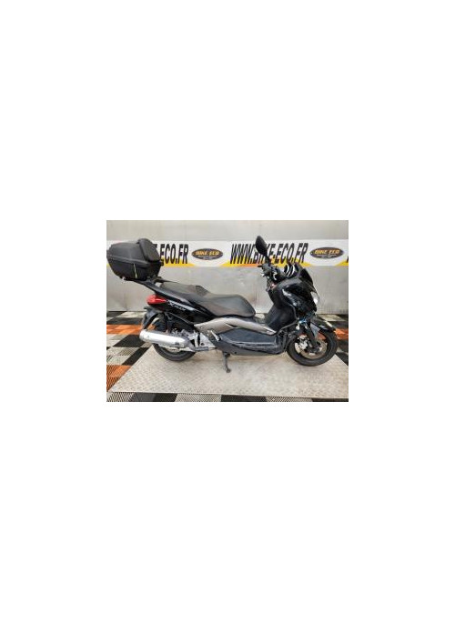 YAMAHA X-MAX 125