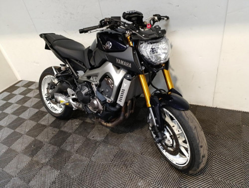 YAMAHA MT09