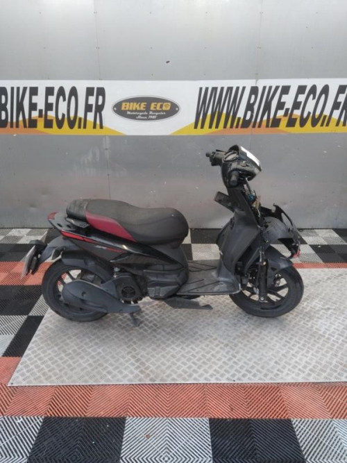 APRILIA SR 125 MOTARD 4 T