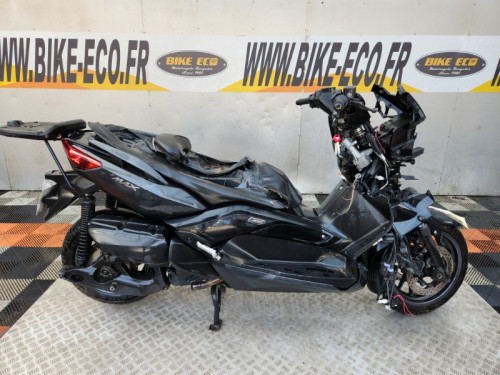 YAMAHA 400 XMAX