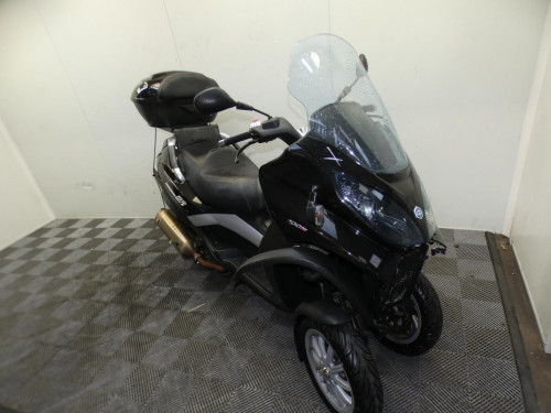 PIAGGIO MP3 400