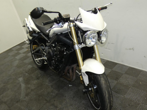 TRIUMPH STREETTRIPLE 675