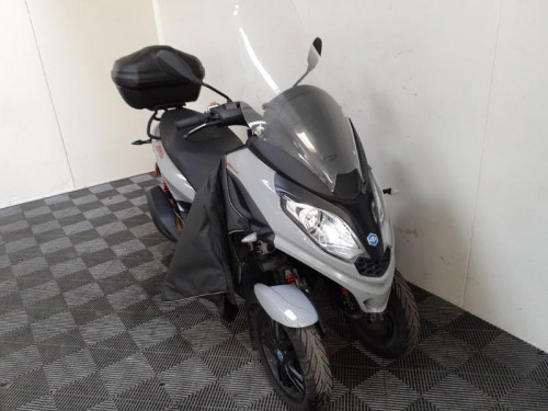 PIAGGIO 300 MP3