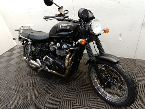 TRIUMPH 900 SRAMBLER 900