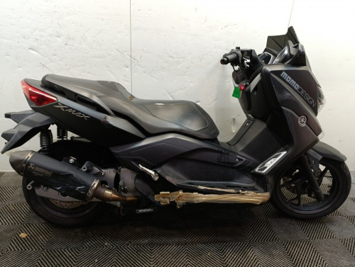 YAMAHA XMAX 125 MOMO