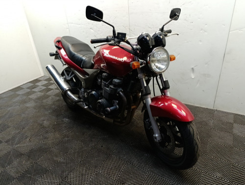 KAWASAKI ZR7