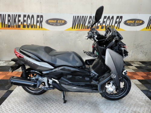 YAMAHA X MAX 125