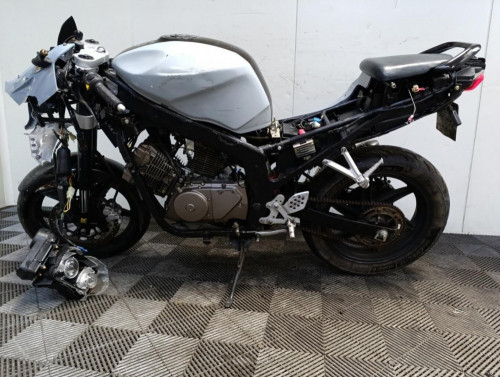 HYOSUNG GT 125 R INCONNUE