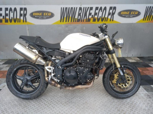 TRIUMPH SPEED TRIPLE 1050