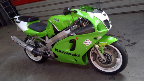 KAWASAKI ZX7 R